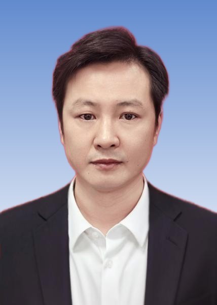 李力